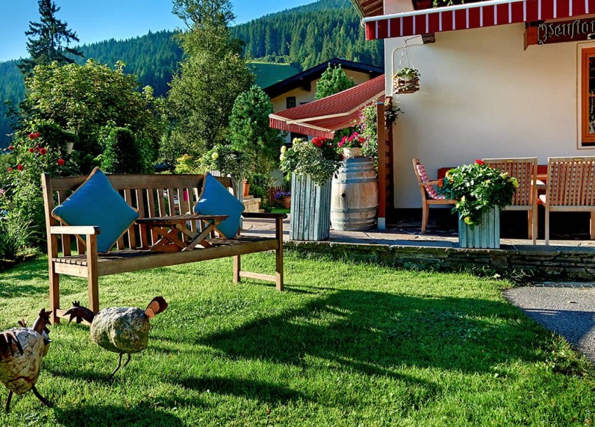 Sonnige Tage im Garten verbringen